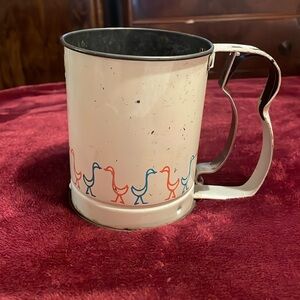 Androck - Vintage Mid Century Metal Flour Sifter w/ducks
